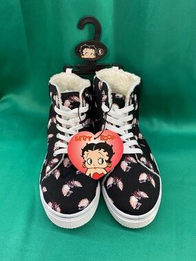 BETTY BOOP Women’s Sherpa-Lined Black—Red Wing Angels High-Top Sneakers—Sz 6—NWT